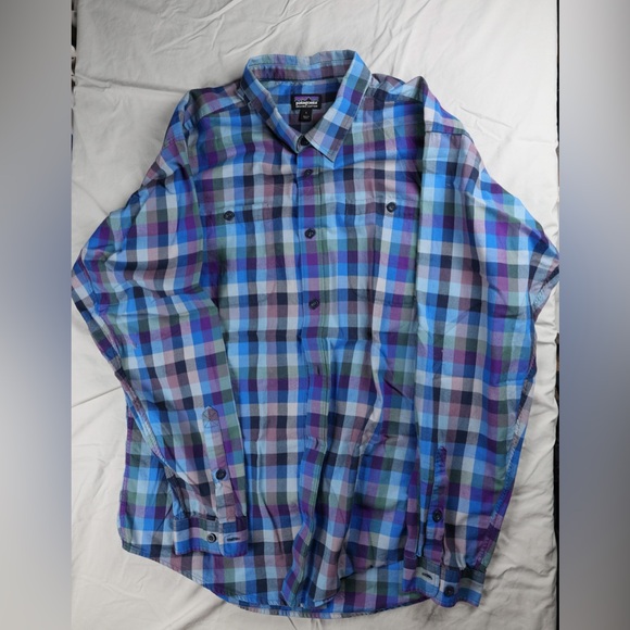 Patagonia Lightweight Button Down Shirt EUC - Picture 1 of 1